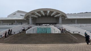 名古屋港水族館アリバダの混雑状況|水槽側の席なら朝一予約がおすすめ